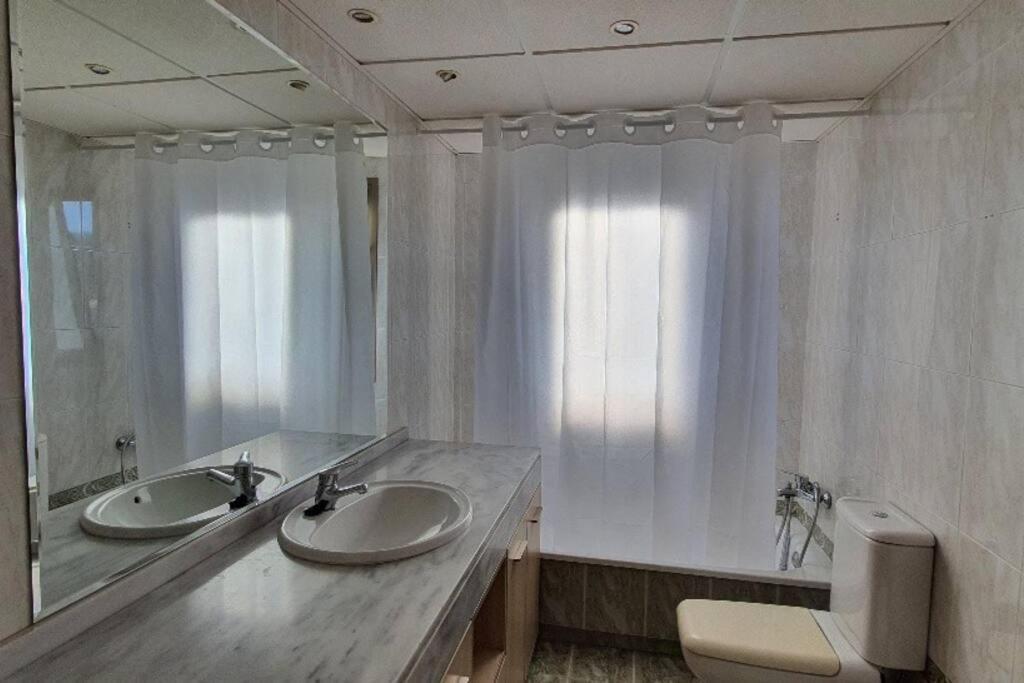 Gran Piso En Zona Comercial Malaga Luaran gambar